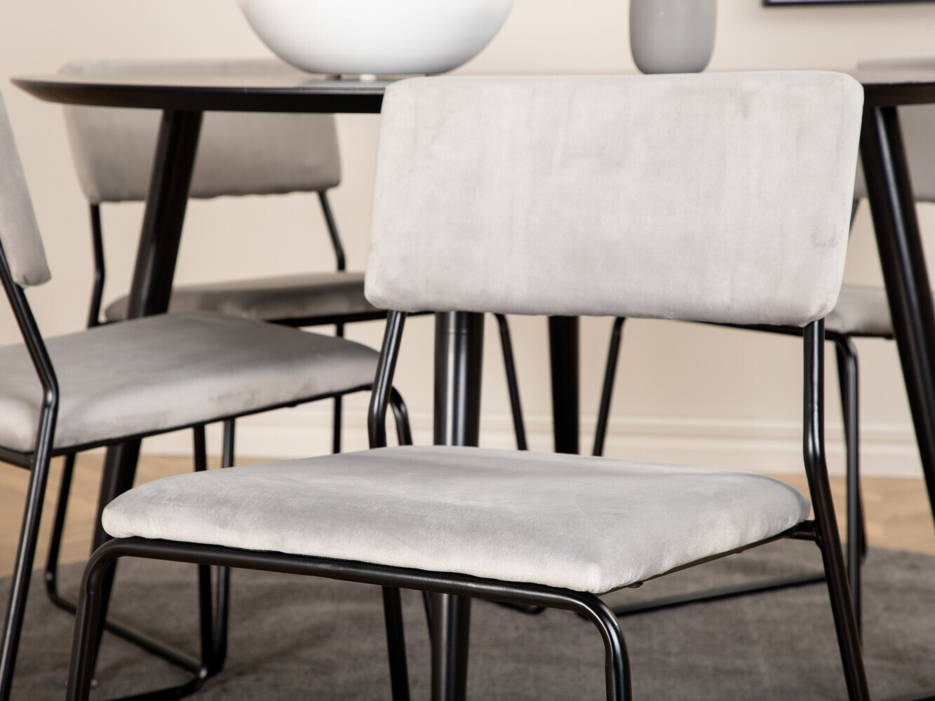 Salle à manger complète Dallas 2543 (Gris clair + Noir)