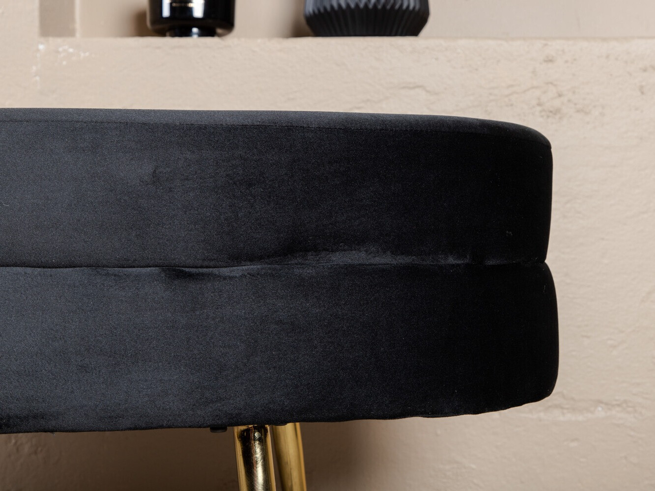 Banc rembourré Dallas 2920 (Noir + Laiton)