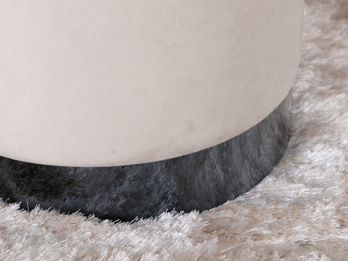 Pouf Dallas 2936 (Crème + Noir brillant)
