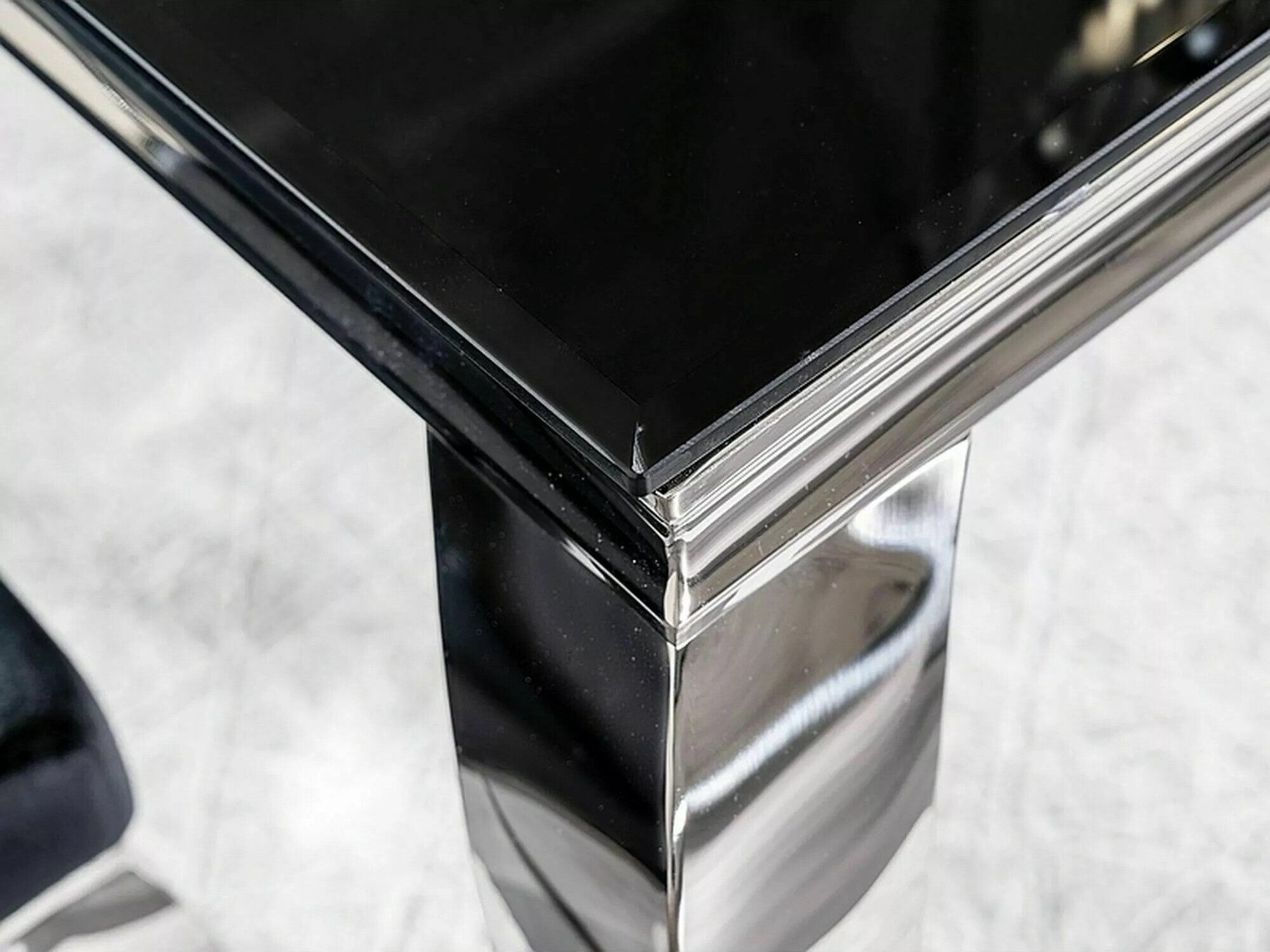 Table Detroit 323 (Noir + Argent)