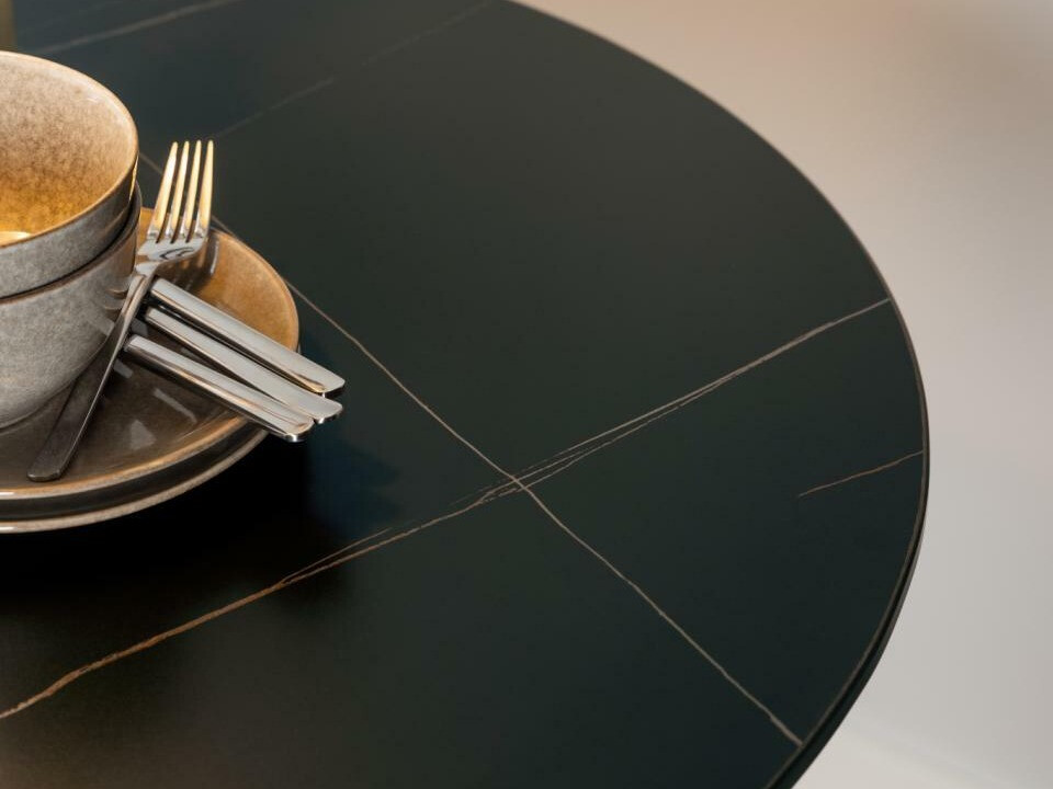 Table Norsica 616 (Marbre noir)