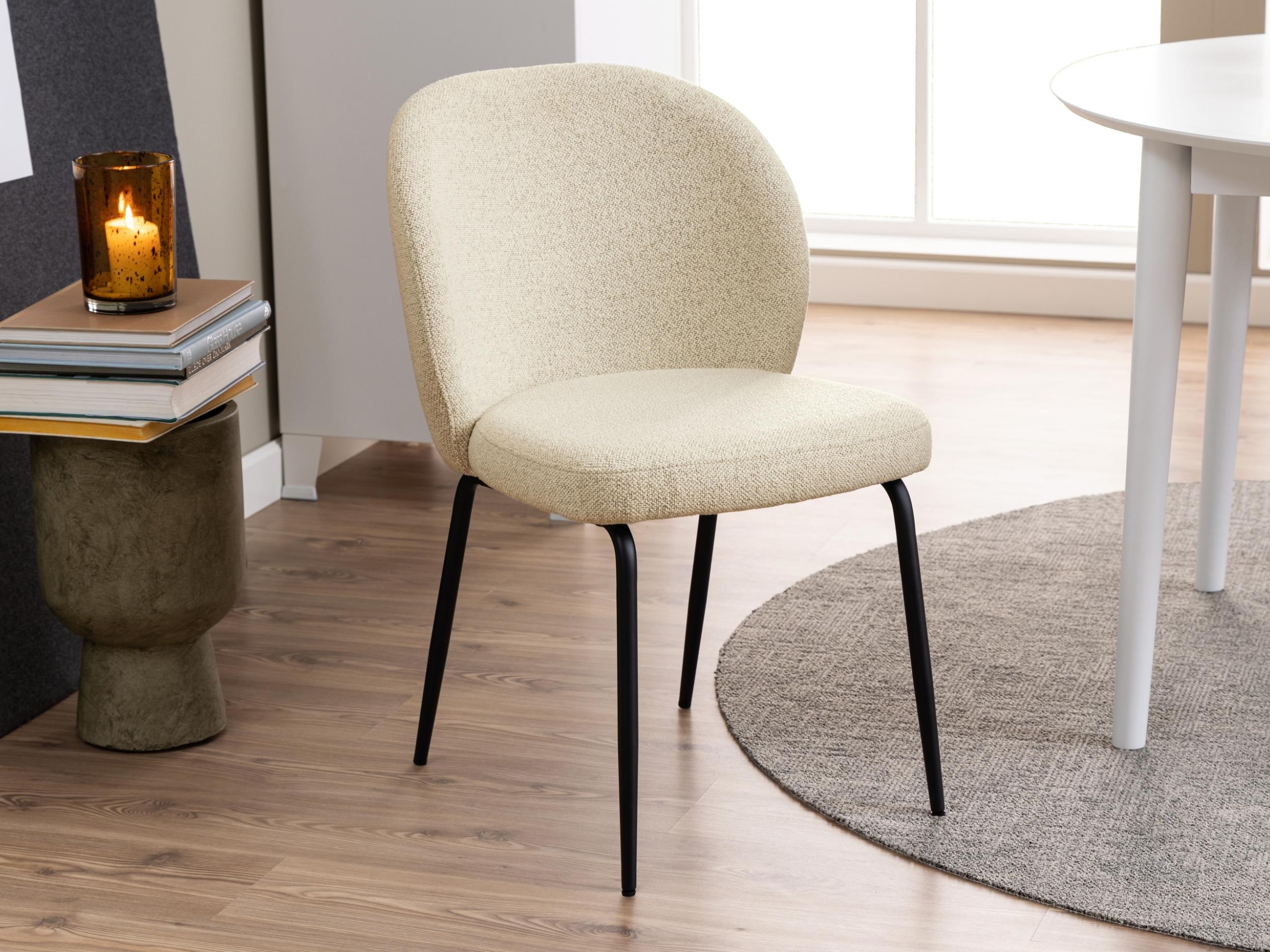 Chaise Norsica 389 (Crème + Noir)