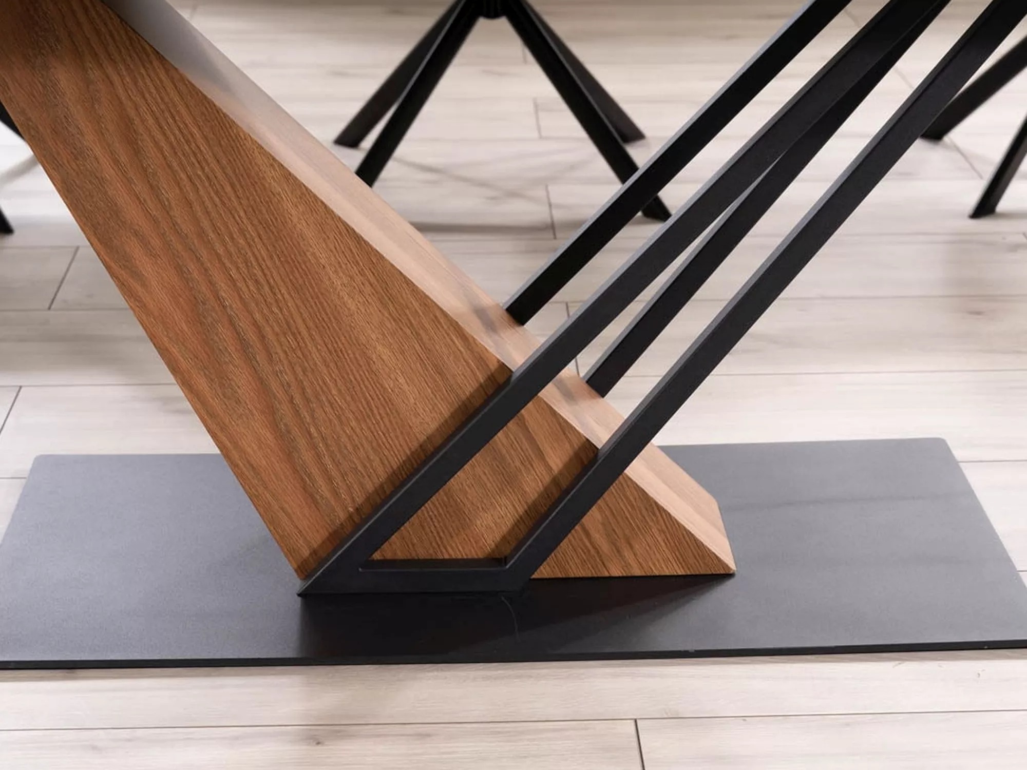 Table Detroit 996 (Marbre noir + Chêne)